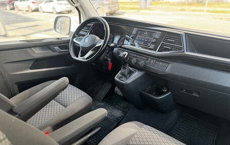 Volkswagen Multivan T6 рестайлинг, 2020 год, 4 220 000 рублей, 17 фотография