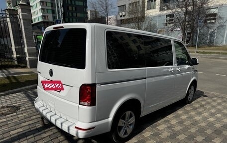 Volkswagen Multivan T6 рестайлинг, 2020 год, 4 220 000 рублей, 12 фотография