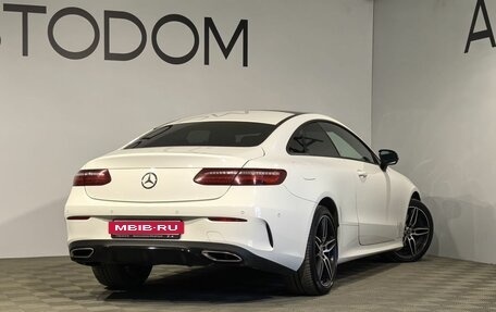 Mercedes-Benz E-Класс, 2019 год, 3 990 000 рублей, 2 фотография