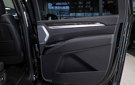 Cadillac Escalade V, 2025 год, 22 364 634 рублей, 23 фотография