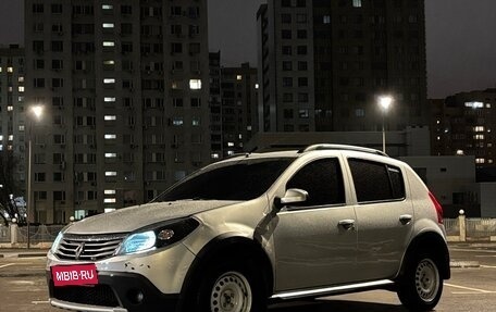 Renault Sandero I, 2013 год, 550 000 рублей, 1 фотография