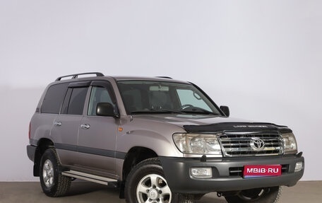 Toyota Land Cruiser 100 рестайлинг 2, 2005 год, 2 949 000 рублей, 1 фотография