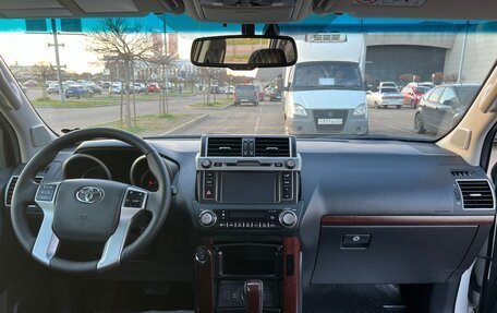 Toyota Land Cruiser Prado 150 рестайлинг 2, 2016 год, 3 625 000 рублей, 8 фотография