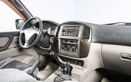 Toyota Land Cruiser 100 рестайлинг 2, 2005 год, 2 949 000 рублей, 14 фотография