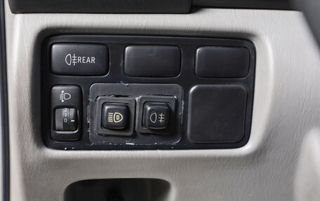 Toyota Land Cruiser 100 рестайлинг 2, 2005 год, 2 949 000 рублей, 8 фотография