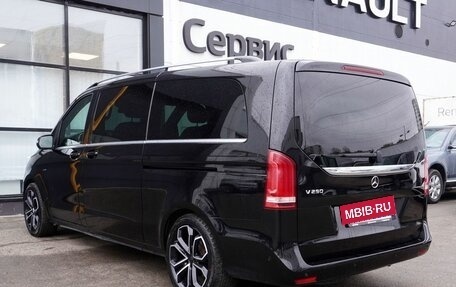 Mercedes-Benz V-Класс, 2015 год, 3 713 000 рублей, 6 фотография