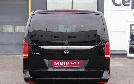 Mercedes-Benz V-Класс, 2015 год, 3 713 000 рублей, 7 фотография