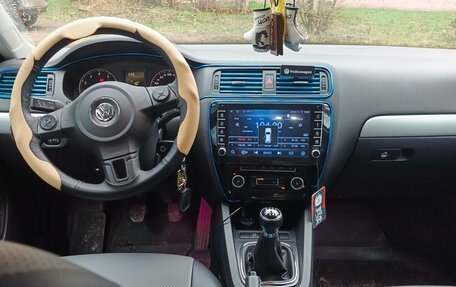 Volkswagen Jetta VI, 2011 год, 870 000 рублей, 9 фотография