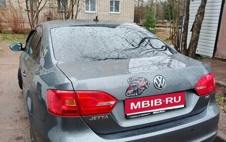 Volkswagen Jetta VI, 2011 год, 870 000 рублей, 7 фотография