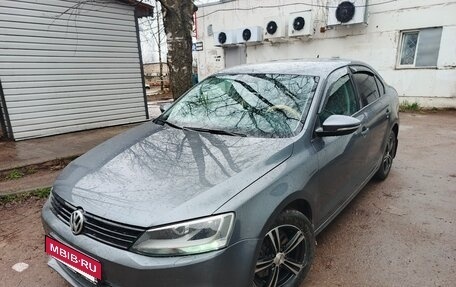 Volkswagen Jetta VI, 2011 год, 870 000 рублей, 3 фотография