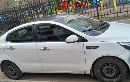 KIA Rio III рестайлинг, 2013 год, 450 000 рублей, 2 фотография