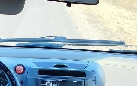 Nissan Almera Tino i, 2001 год, 355 000 рублей, 11 фотография