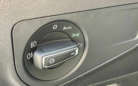 Volkswagen Tiguan II, 2019 год, 2 200 000 рублей, 10 фотография