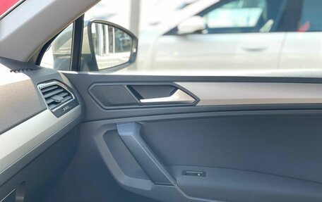 Volkswagen Tiguan II, 2019 год, 2 200 000 рублей, 14 фотография