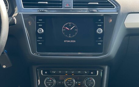 Volkswagen Tiguan II, 2019 год, 2 200 000 рублей, 23 фотография