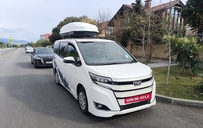 Toyota Noah III, 2018 год, 1 650 000 рублей, 1 фотография