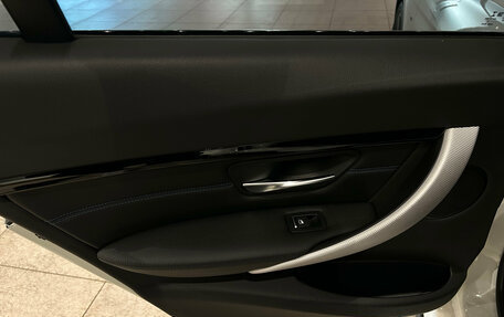 BMW 3 серия, 2018 год, 2 349 000 рублей, 14 фотография