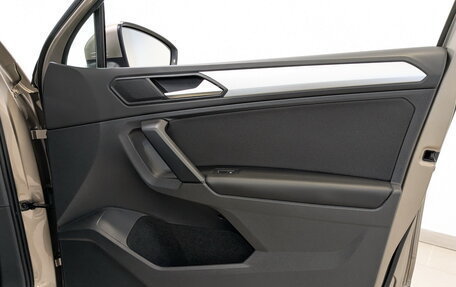 Volkswagen Tiguan II, 2021 год, 3 500 000 рублей, 24 фотография