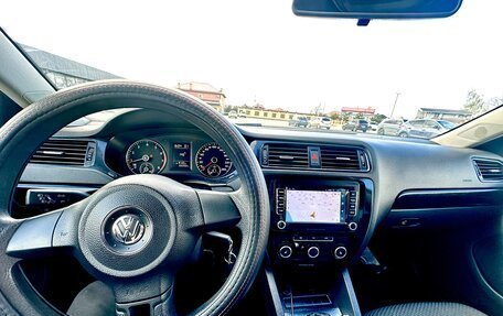 Volkswagen Jetta VI, 2011 год, 810 000 рублей, 6 фотография