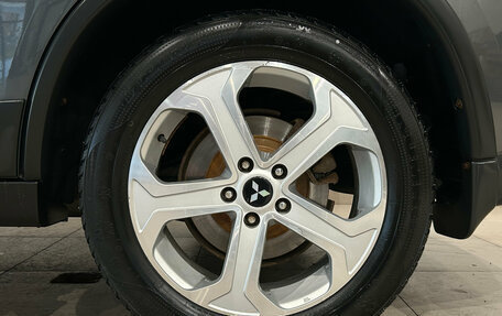 Mitsubishi Outlander III рестайлинг 3, 2016 год, 1 999 000 рублей, 11 фотография