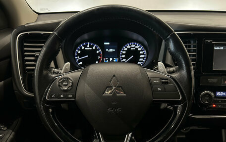Mitsubishi Outlander III рестайлинг 3, 2016 год, 1 999 000 рублей, 21 фотография