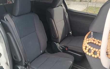 Toyota Noah III, 2018 год, 1 650 000 рублей, 6 фотография