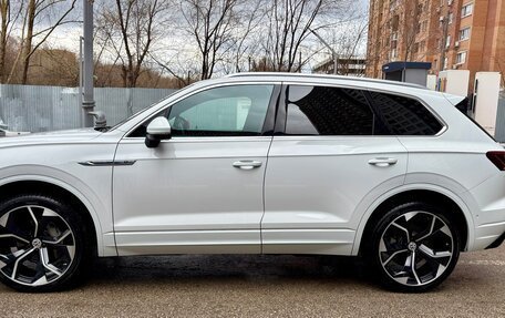 Volkswagen Touareg III, 2018 год, 4 290 000 рублей, 3 фотография