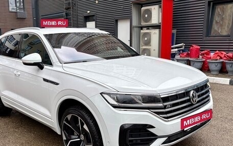 Volkswagen Touareg III, 2018 год, 4 290 000 рублей, 2 фотография
