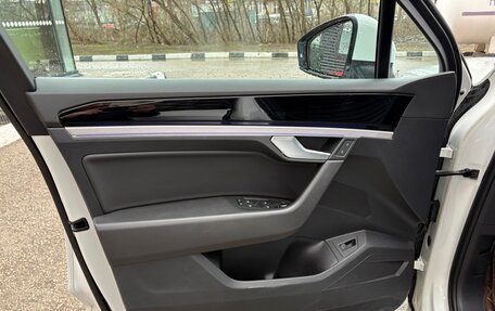 Volkswagen Touareg III, 2018 год, 4 290 000 рублей, 15 фотография