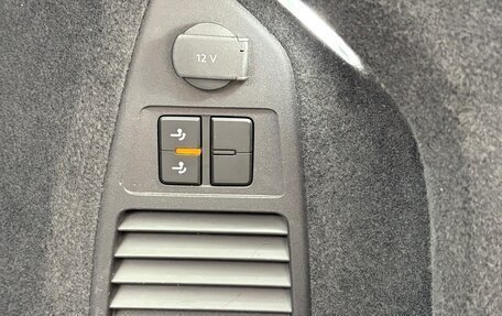 Volkswagen Touareg III, 2018 год, 4 290 000 рублей, 17 фотография