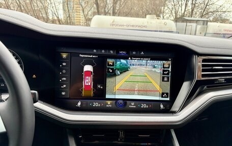 Volkswagen Touareg III, 2018 год, 4 290 000 рублей, 10 фотография