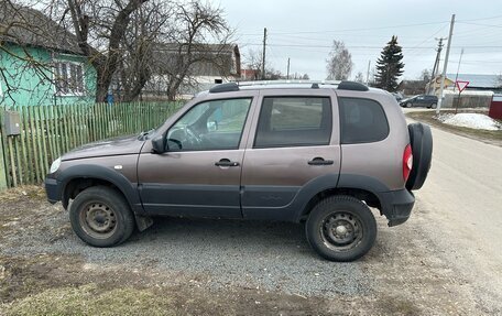 Chevrolet Niva I рестайлинг, 2018 год, 400 000 рублей, 6 фотография