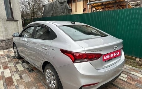 Hyundai Solaris II рестайлинг, 2017 год, 1 250 000 рублей, 4 фотография