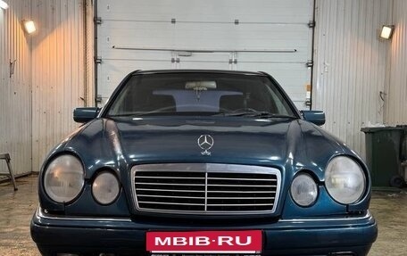 Mercedes-Benz E-Класс, 1995 год, 270 000 рублей, 2 фотография