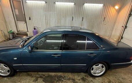 Mercedes-Benz E-Класс, 1995 год, 270 000 рублей, 6 фотография