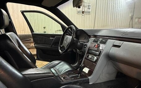 Mercedes-Benz E-Класс, 1995 год, 270 000 рублей, 18 фотография