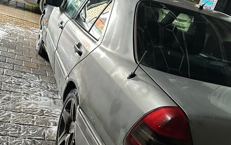 Mercedes-Benz C-Класс, 1995 год, 160 000 рублей, 2 фотография