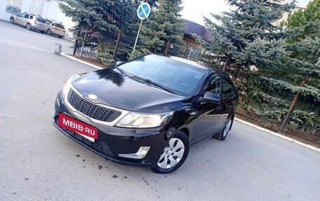 KIA Rio III рестайлинг, 2013 год, 550 000 рублей, 2 фотография