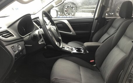 Mitsubishi Pajero Sport III рестайлинг, 2018 год, 2 750 000 рублей, 9 фотография