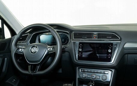 Volkswagen Tiguan II, 2017 год, 2 677 000 рублей, 13 фотография