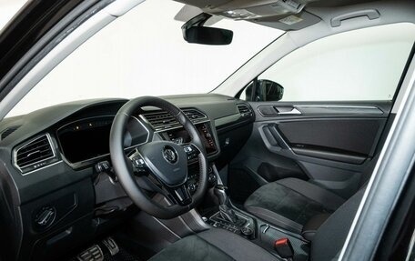 Volkswagen Tiguan II, 2017 год, 2 677 000 рублей, 5 фотография