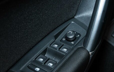 Volkswagen Tiguan II, 2017 год, 2 677 000 рублей, 16 фотография