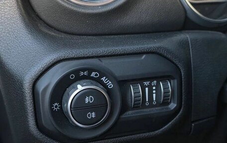 Jeep Wrangler, 2021 год, 5 692 000 рублей, 20 фотография