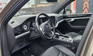 Volkswagen Touareg III, 2018 год, 4 500 000 рублей, 3 фотография