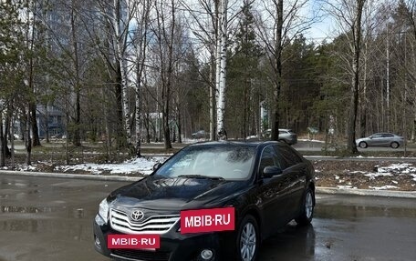 Toyota Camry, 2010 год, 950 000 рублей, 3 фотография