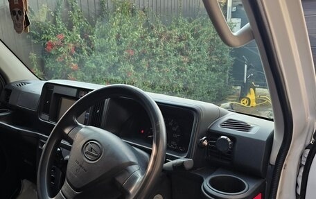 Daihatsu Hijet X, 2019 год, 975 000 рублей, 5 фотография