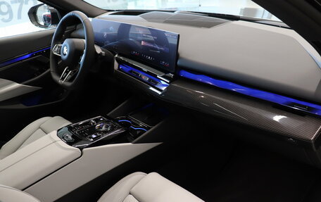 BMW 5 серия, 2025 год, 14 190 000 рублей, 15 фотография