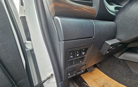 Toyota Hilux VIII, 2024 год, 7 500 000 рублей, 10 фотография