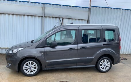 Ford Tourneo Connect II рестайлинг, 2020 год, 2 200 000 рублей, 1 фотография