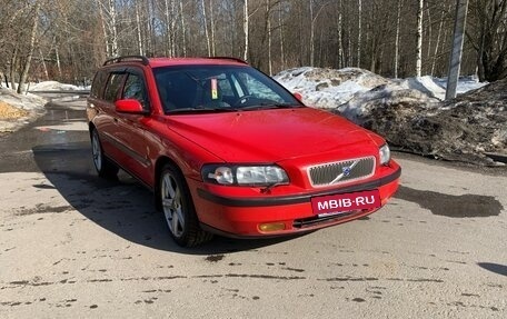 Volvo V70 III рестайлинг, 2003 год, 825 000 рублей, 8 фотография